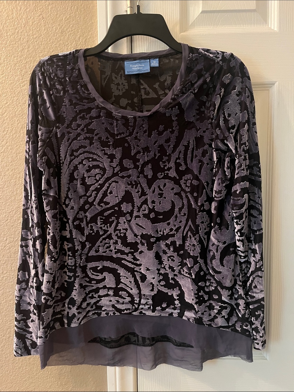 Simply Vera Vera Wang Lavender and Black Velvet Burnout Long Sleeve Top Medium